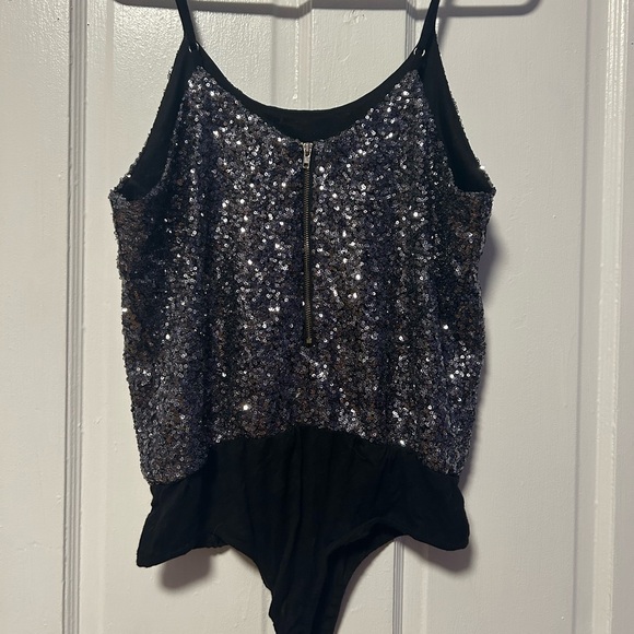 Sparkly sequin bodysuit - Picture 2 of 4